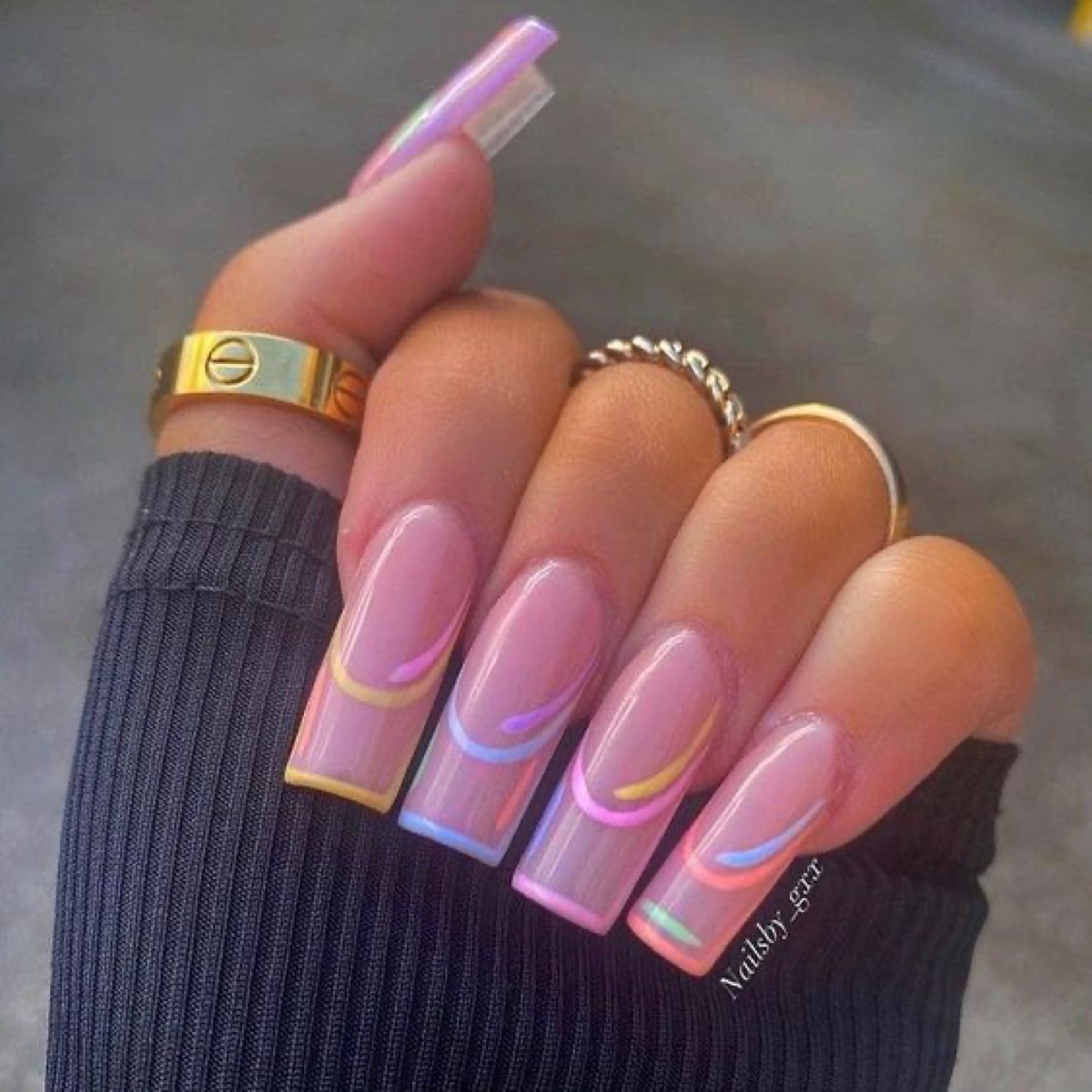 Ongles longs holographiques