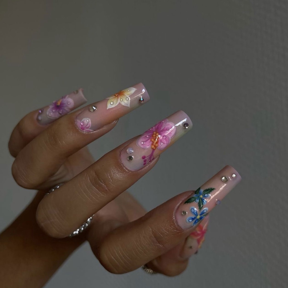 Nail art fleurs 3D